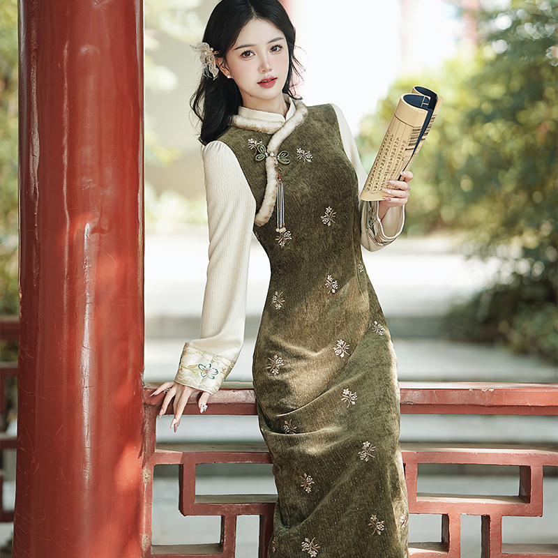 New Chinese Style Fleece Lined Cheongsam Dress with Pendant - Image 4
