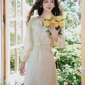Old Money Style Elegant Long Dress for Early Autumn Slimming Look
